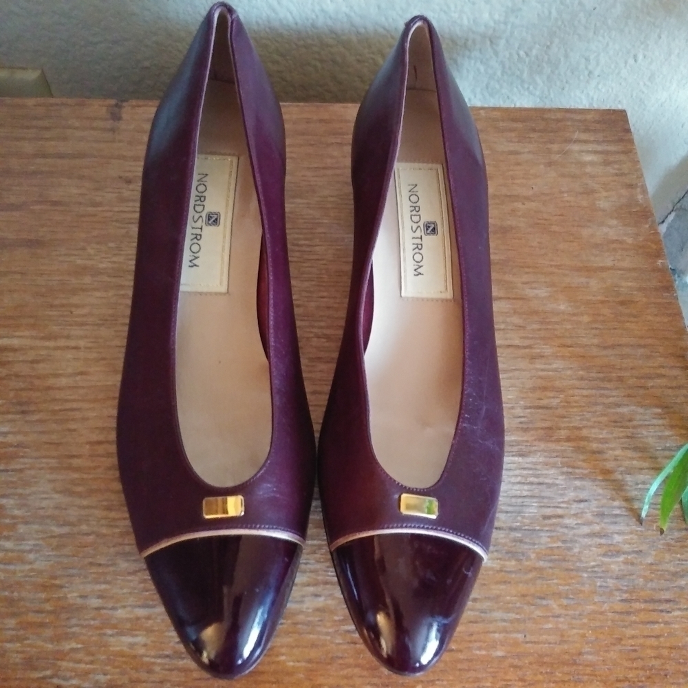 NWOT Nordstrom Leather Capped Toe Flats